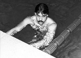 foto Jordi Comas a la piscina