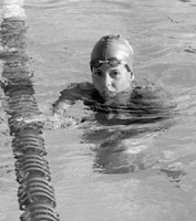 foto Lourdes Becerra dins la piscina