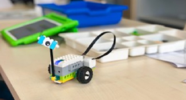 Fotografia de l'activitat LEGO WEDO2.0. TALLER Fotografia de l'activitat LEGO WEDO2.0. TALLER