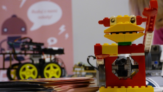 Fotografia de l'activitat LEGO WEDO: CONSTRUÏM ROBOTS. TALLER Fotografia de l'activitat LEGO WEDO: CONSTRUÏM ROBOTS. TALLER