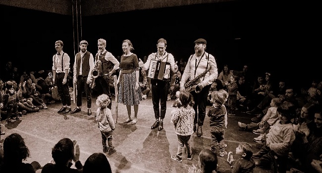 Fotografia de l'activitat SÖNS PER ALS MÉS MENUTS. FESTIVAL EL MÉS PETIT DE TOTS Fotografia de l'activitat SÖNS PER ALS MÉS MENUTS. FESTIVAL EL MÉS PETIT DE TOTS