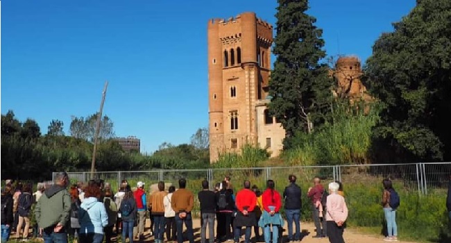 Fotografia de l'activitat VISITA GUIADA EXTERIOR A LA TORRE D'EN FEU Fotografia de l'activitat VISITA GUIADA EXTERIOR A LA TORRE D'EN FEU