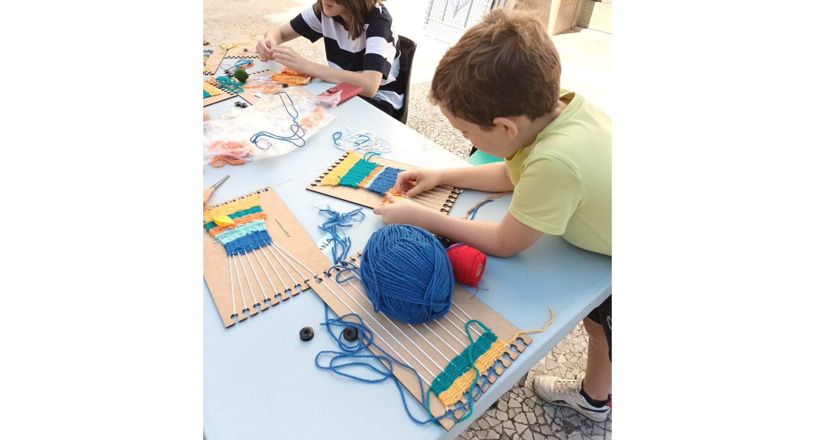 DIM. APRENDRE L’ART DE TEIXIR. TALLER FAMILIAR 