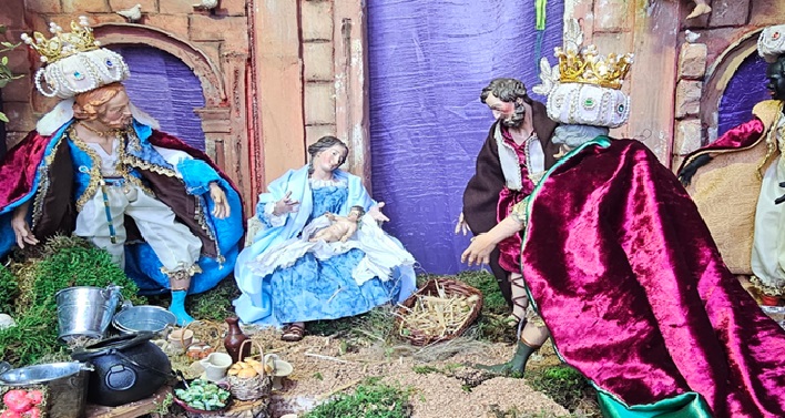 Fotografia de l'activitat PESSEBRE NAPOLITÀ DE LA FINESTRA DE LA CREU ALTA Fotografia de l'activitat PESSEBRE NAPOLITÀ DE LA FINESTRA DE LA CREU ALTA